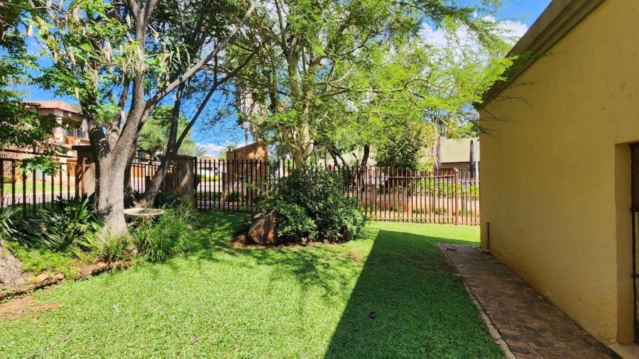 To Let 4 Bedroom Property for Rent in Cashan North West